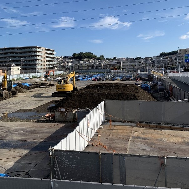 高田駅近くのイオンの工事現場