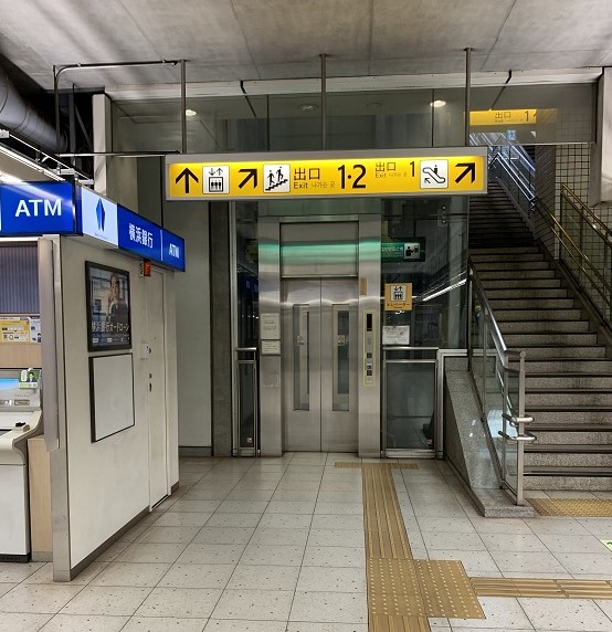 高田駅のエレベーター